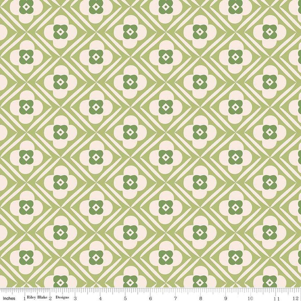 Image of the Bee Plaids Hugs Lettuce wide back quilting cotton fabric by Lori Holt for Riley Blake Designs. Features flowers on a green background. 
Cute Little Fabric Shop