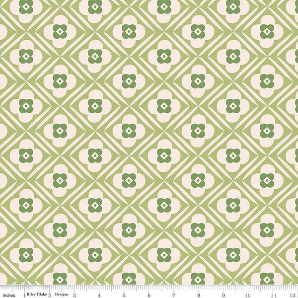 Image of the Bee Plaids Hugs Lettuce wide back quilting cotton fabric by Lori Holt for Riley Blake Designs. Features flowers on a green background. 
Cute Little Fabric Shop