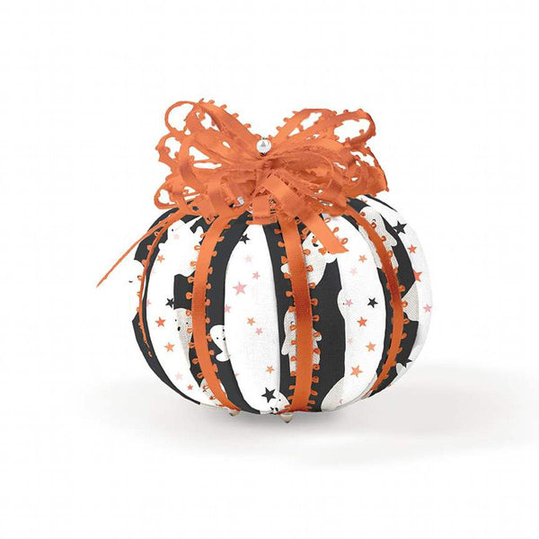 SALE Peekaboo Pumpkin Ornament Project Quilt PATTERN P235 by The Ornament Girl - Riley Blake Design - INSTRUCTIONS Only - No-Sew Project