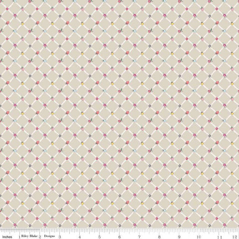 Fat Quarter End of Bolt - CLEARANCE Moments Crosswalk Tan - Riley Blake Designs -  Geometric Diagonal Lattice Fruit - Quilting Cotton Fabric