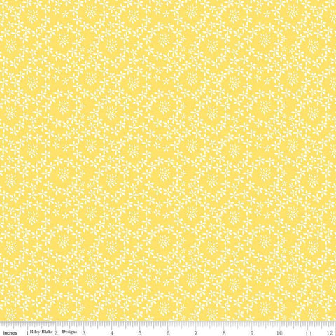 Fat Quarter end of bolt - Oh Happy Day! Daisies C10313 Yellow - Riley Blake Designs - Floral Daisy Cream on Yellow - Quilting Cotton Fabric
