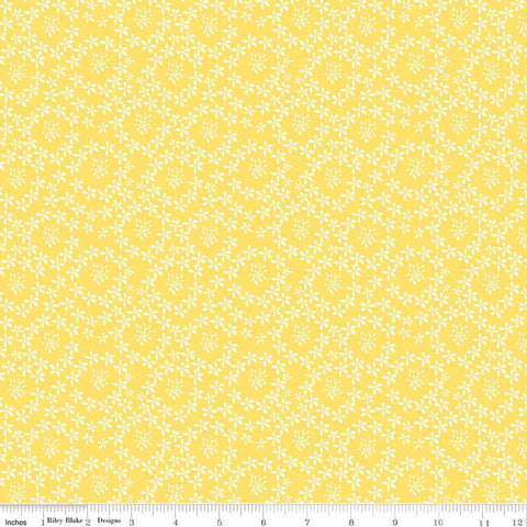 Fat Quarter end of bolt - SALE Oh Happy Day! Daisies C10313 Yellow - Riley Blake Designs - Floral Cream on Yellow - Quilting Cotton Fabric