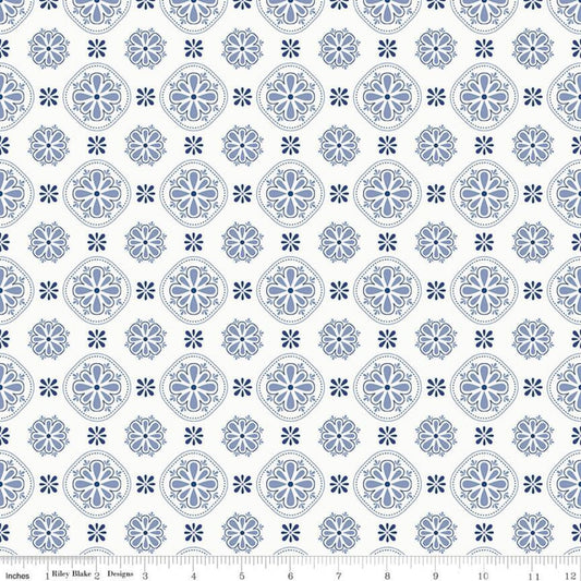 Fat Quarter End of Bolt - SALE Picadilly Bandana C11891 White - Riley Blake - Independence Day Medallions Flowers - Quilting Cotton Fabric