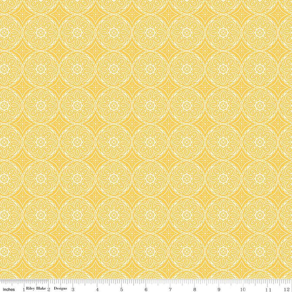 Gingham Cottage Medallion C13012 Yellow - Riley Blake Designs - Floral Cream Flowers Geometric - Quilting Cotton Fabric