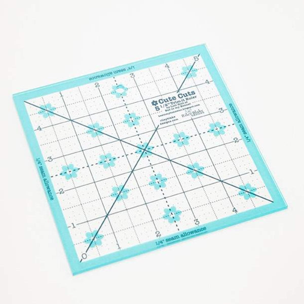 Lori Holt Cute Cuts Trim-It Ruler 7 1/2" x 7 1/2" STTI-21863 - Riley Blake Designs - Plastic Non-Slip 7.5" x 7.5"