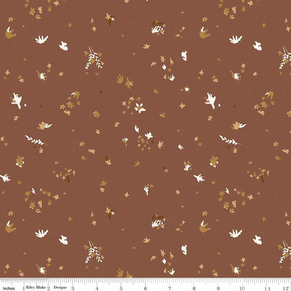 Dancing Daisies Flicker C14543 Cinnamon by Riley Blake Designs - Leaves Flowers - Quilting Cotton Fabric