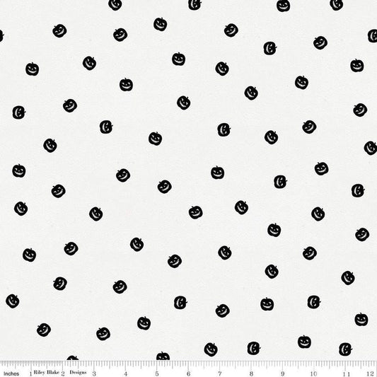 Pumpkin Patch Pumpkin Toss C14575 White - Riley Blake Designs - Halloween Jack-o-Lanterns - J. Wecker Frisch - Quilting Cotton Fabric