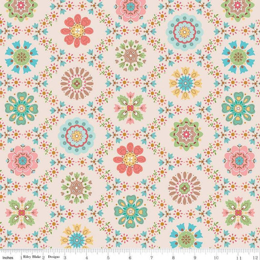 Image of the Granny Chic Applique Multi quilting cotton fabric by Lori Holt for Riley Blake Designs. Features a vintage flowers in a lattice pattern on a tan background. 
Cute Little Fabric Shop