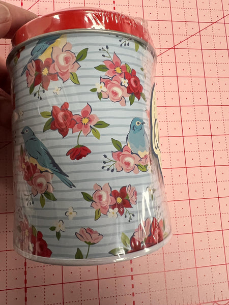 SALE Damaged Riley Blake Designs Quilty Clips ST-31397 - Riley Blake Designs - ONE Decorative Enamel Tin with 100 Clips