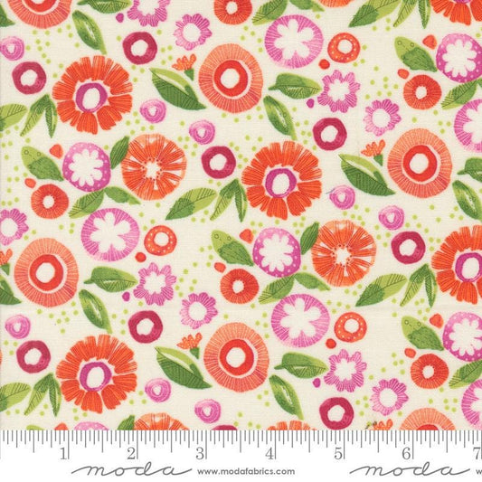 Superbloom Posy Cream quilting cotton fabrics by Robin Pickens for Moda Fabrics. Features flowers on a cream background. Cute Little Fabric Shop