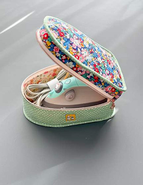SALE Minki Kim Travel Case for Mini Iron Project Quilt PATTERN P178 - Riley Blake Designs - INSTRUCTIONS Only - Zipper Iron Holder