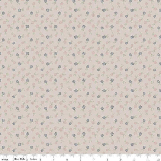 Image of the Honey Locust Berries Linen quilting cotton fabric by Riley Blake Designs. Features flowers on a cream background