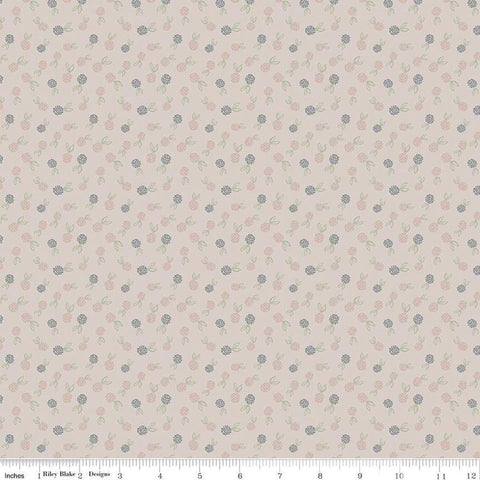Image of the Honey Locust Berries Linen quilting cotton fabric by Riley Blake Designs. Features flowers on a cream background