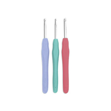 SALE Lori Holt 100% Cute Crochet Hooks ST-43602 - Riley Blake Designs - Set of 3 - 3.5mm 4.0mm & 4.5mm - Perfect for Chunky Thread