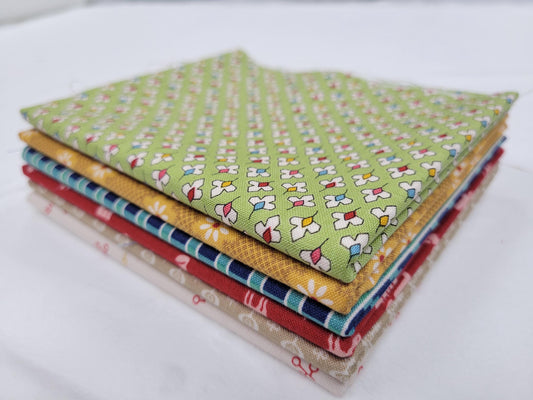 SALE Home Town Holiday Fat Quarter Bundle 6 pieces - Lori Holt - Riley Blake -  Precut - Christmas - Quilting Fabric