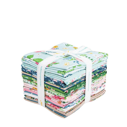 Correspondence Fat Quarter Bundle Floral Fabric - FQ-17560-21 - 21-piece Precut - Riley Blake Quilting Cotton Fabric