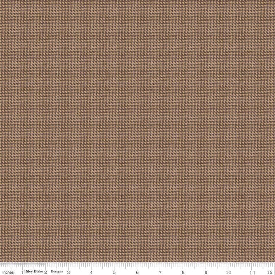 Image of Cozy Autumn Houndstooth Tea Dye quilting cotton fabric by Beverly McCullough for Riley Blake Designs. Features houndstooth on a brown background. Cute Little Fabric Shop.