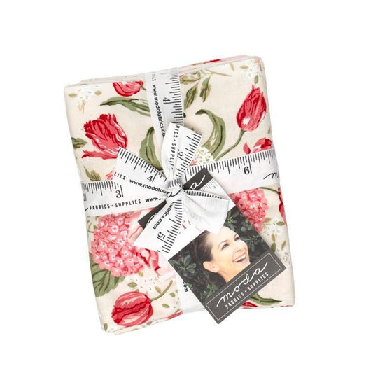 SALE Je Taime Fat Quarter Bundle Valentine's Day Fabric - 20990AB - 26-Piece Precut - Moda Fabrics Quilting Cotton Fabric