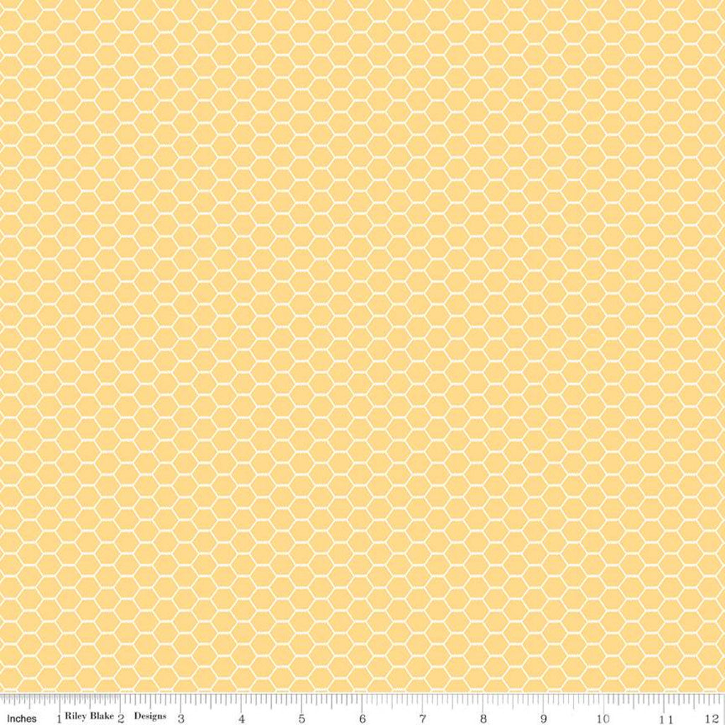 Fat Quarter End of Bolt - Down on the Farm Chicken Wire C10075 Yellow - Riley Blake - Children's Geometric Hexagons - Quilting Cotton Fabric