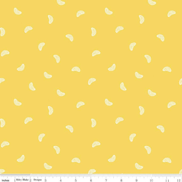 Fat Quarter End of Bolt - CLEARANCE Grove Wedges C10143 Lemonade - Riley Blake - Off-White Citrus Fruit Sections on Yellow - Quilting Cotton