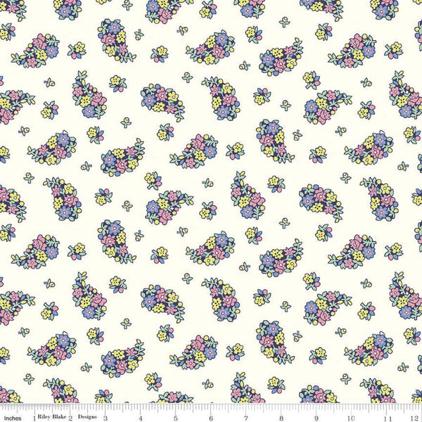 CLEARANCE The Carnaby Collection Daydream Portobello Paisley C 04775942 - Riley Blake - Cream - Liberty Fabrics - Quilting Cotton Fabric