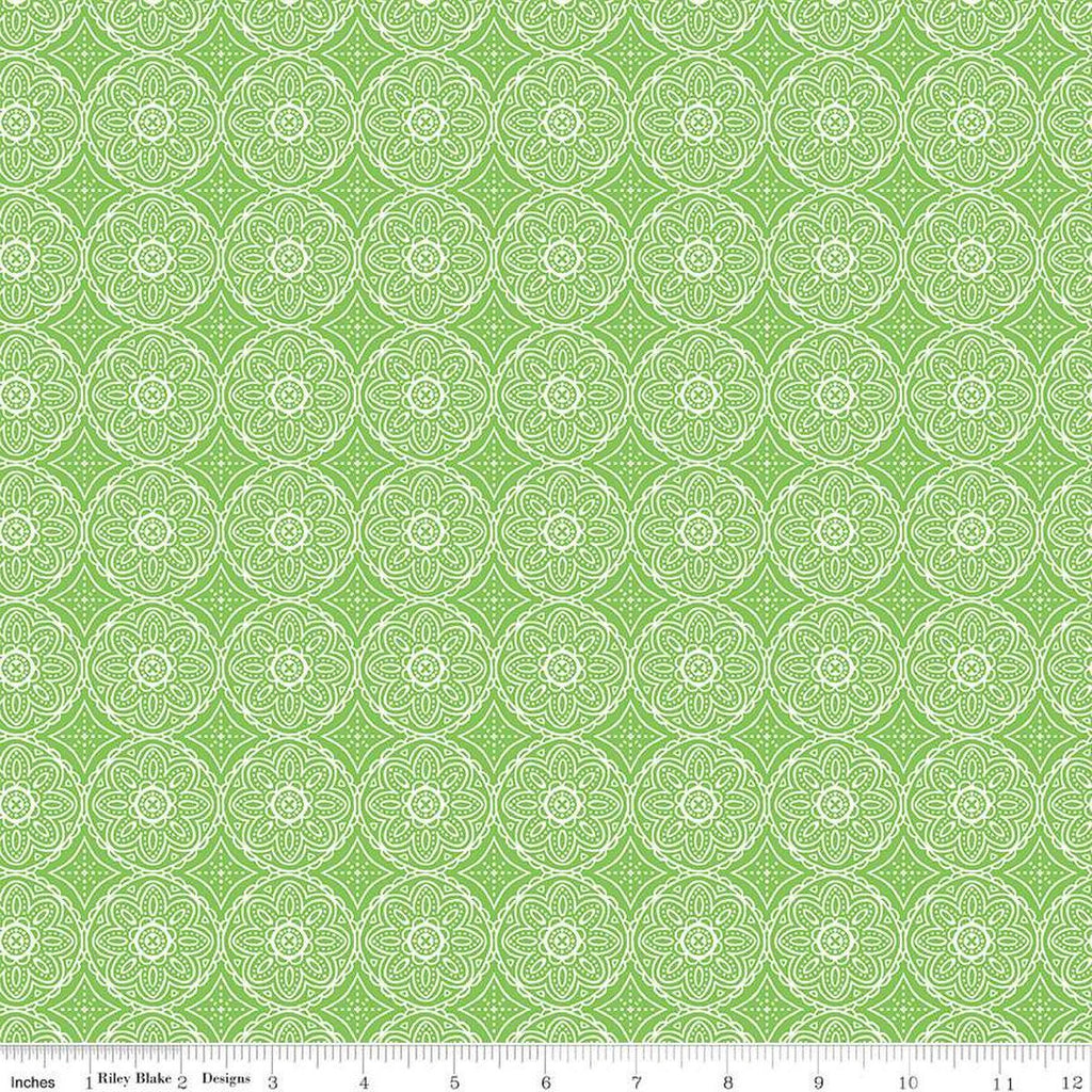Gingham Cottage Medallion C13012 Green - Riley Blake Designs - Cream Floral Flowers Geometric - Quilting Cotton Fabric