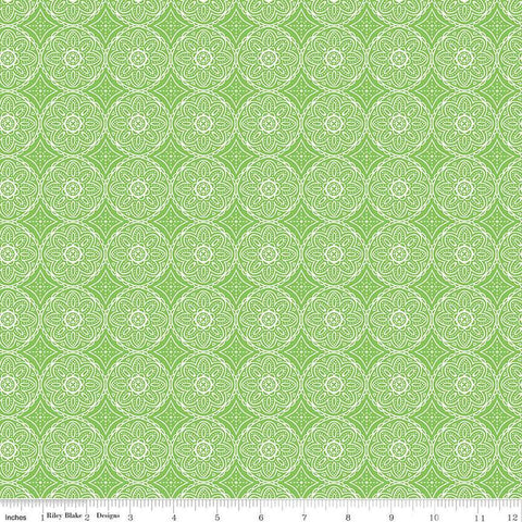 Gingham Cottage Medallion C13012 Green - Riley Blake Designs - Cream Floral Flowers Geometric - Quilting Cotton Fabric